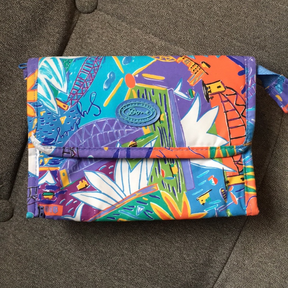 NWOT Ken Done cosmetic bag